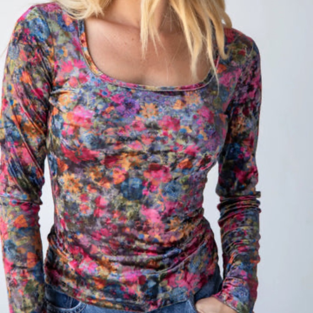 NWT Natural Life Velvet Floral Long Sleeve Deep Scoop Neck Boho Top Shirt Size L
